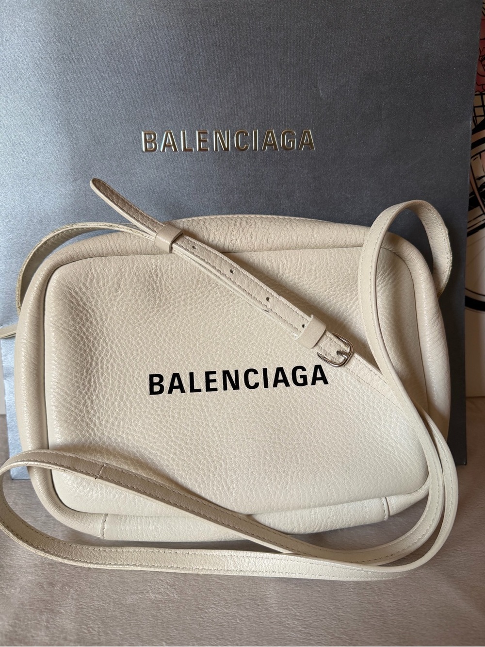 BALENCIAGA White Leather Camera Bag Crossbody - Picture 12 of 15